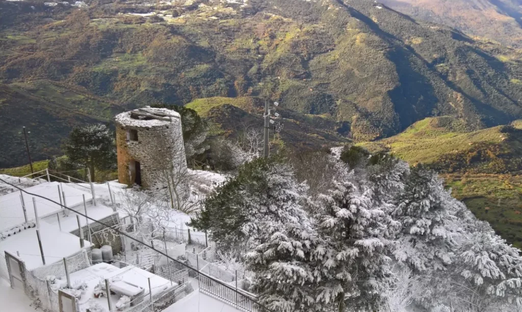 Immagine di listing "La Chiesa Di San Mauro Abate In Contrada Casale Botindari": Copia Di Mulino Innevato (Garofalo Maria)