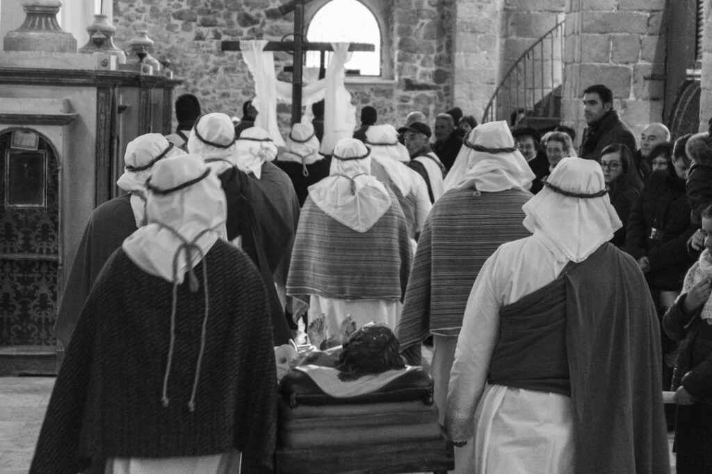 Immagine di La Chiesa Di San Giorgio Martire: Processione Spalle