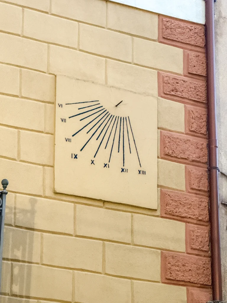Immagine di listing "Le Meridiane E Orologi Solari": Terzo(1)